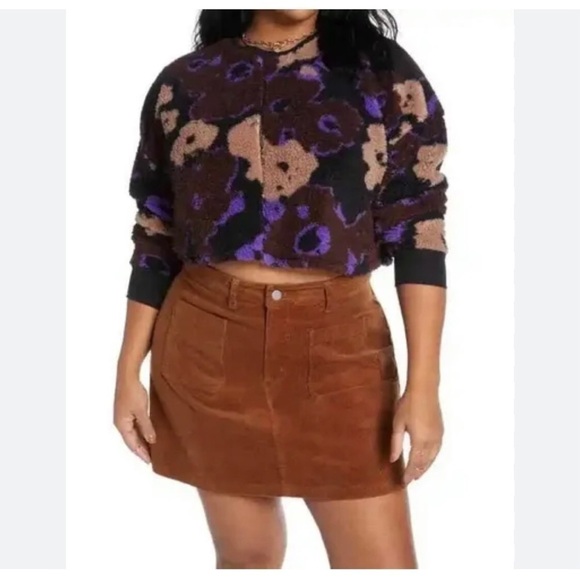 BP Women’s Black Brown Pressed Floral Teddy Bear Cropped Sweatshirt Plus Size 3X - Picture 3 of 9